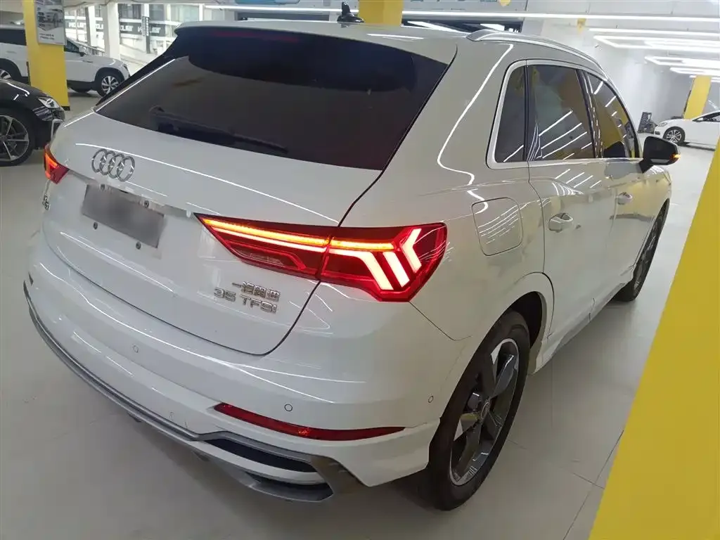 Audi Q3 — фото 9