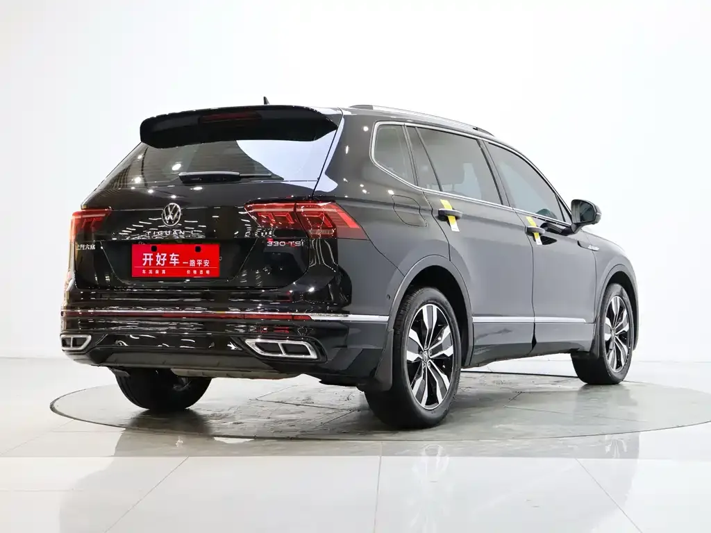 Volkswagen Tiguan L — фото 6