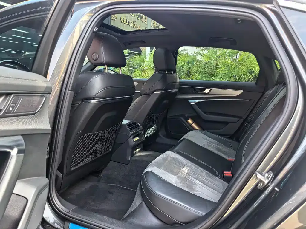 Audi A6L 2022 из CN, фото 2