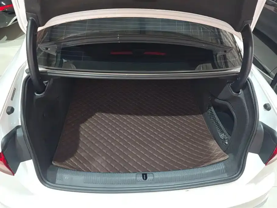 Audi A4L 2024 из CN, фото 2