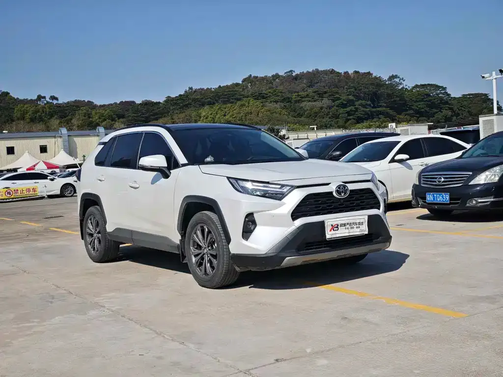 Toyota RAV4 2024 из CN, фото 3