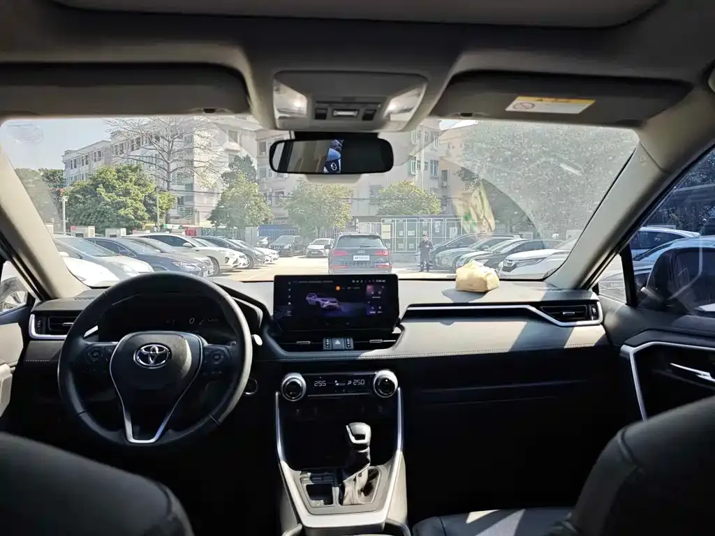 Toyota RAV4 2024 из CN, фото 8
