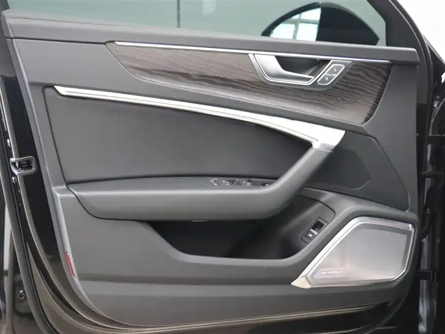 Audi A6L 2025 из CN, фото 7