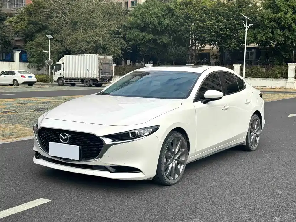 Mazda 3 Axela — фото 1