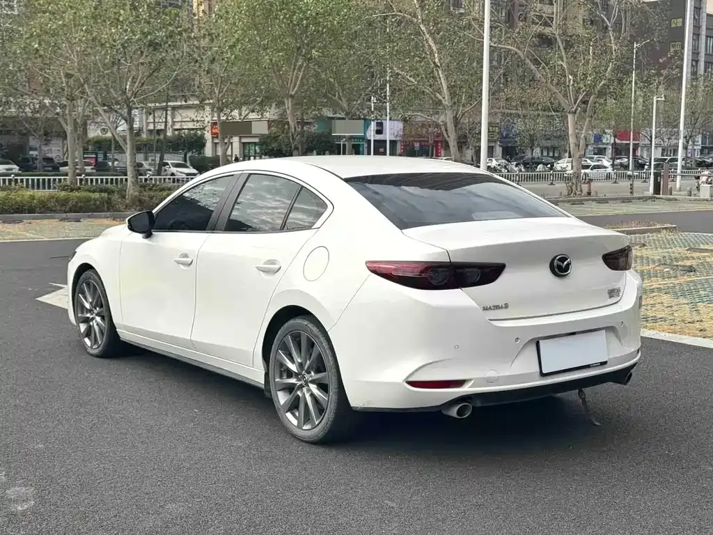 Mazda 3 Axela — фото 7