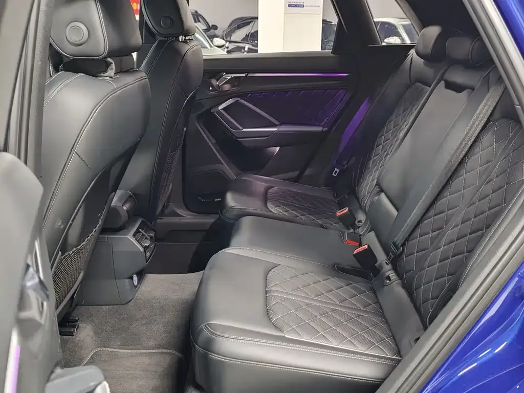 Audi Q3 2023 из CN, фото 3