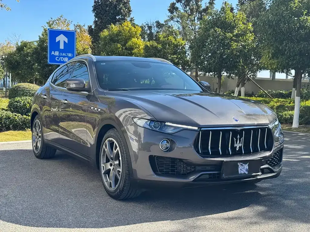 Maserati Levante — фото 6