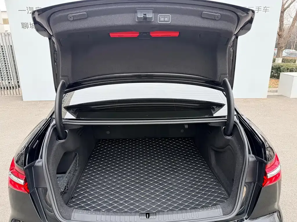 Audi A6L 2024 из CN, фото 5