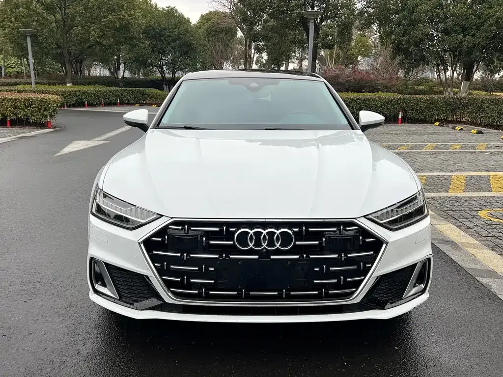 Audi A7L 2023 из CN, фото 10