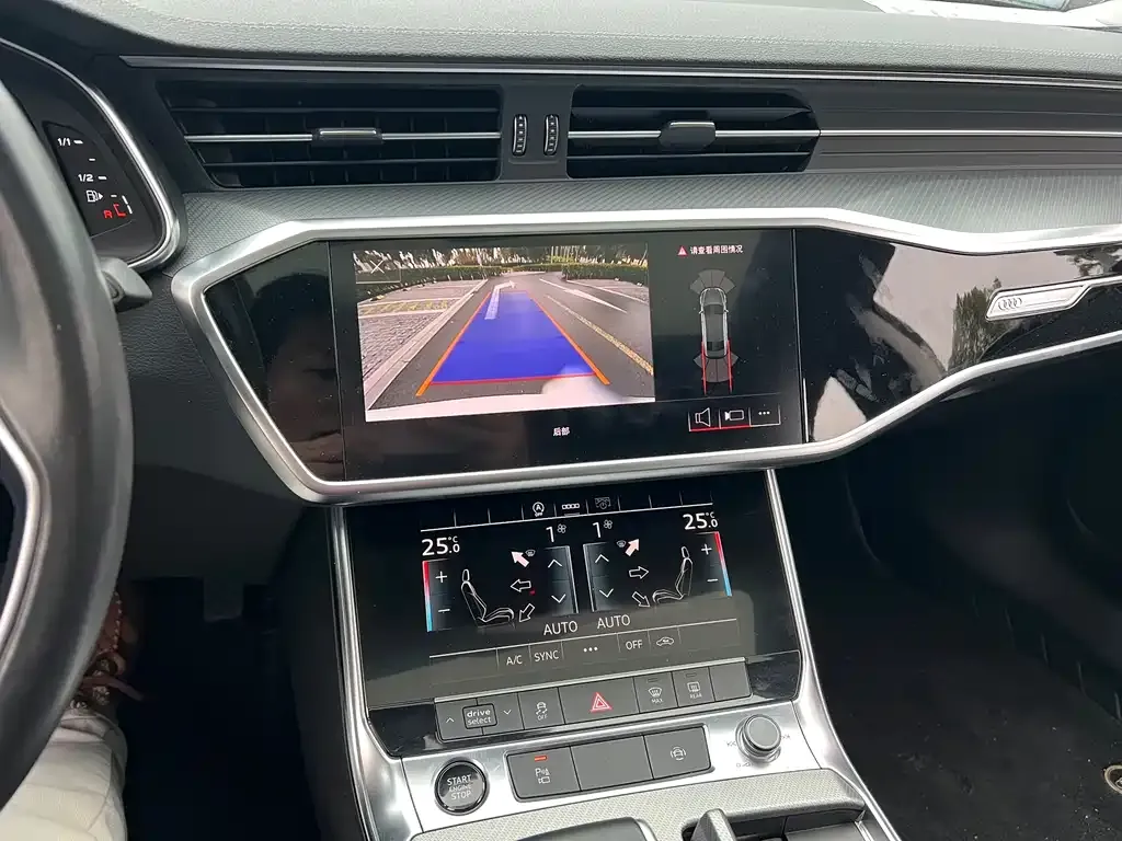 Audi A7L 2023 из CN, фото 8