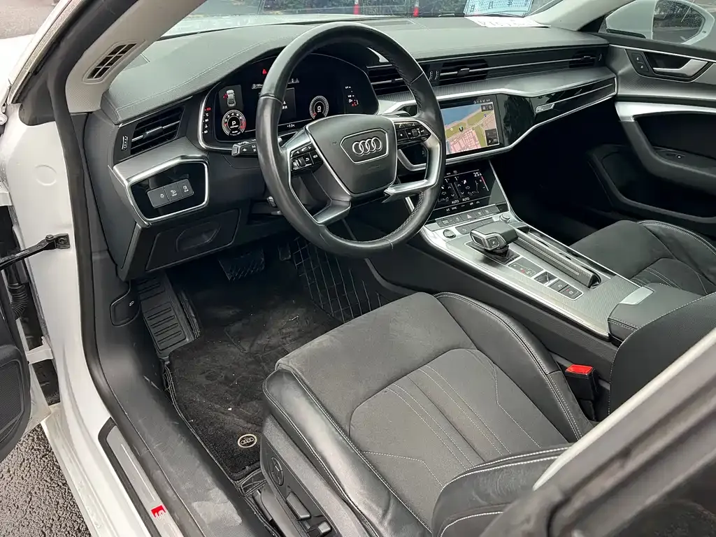 Audi A7L 2023 из CN, фото 6