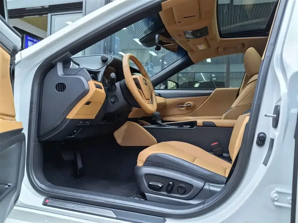 Lexus ES 2025 из CN, фото 6