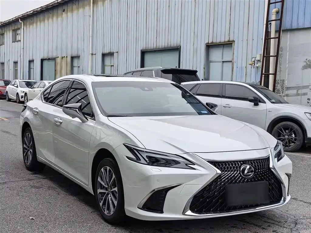 Lexus ES 2025 из CN, фото 8