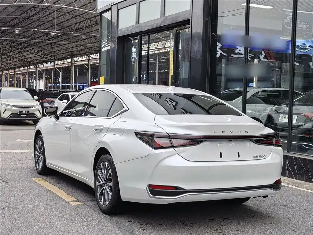 Lexus ES 2025 из CN, фото 4