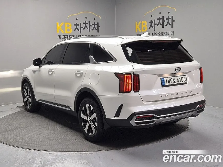 Kia Sorento — фото 10