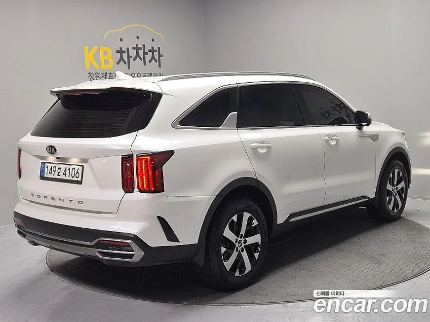 Kia Sorento — фото 6