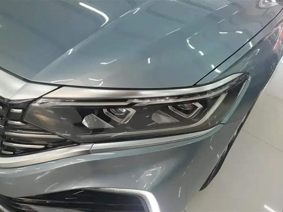 Volkswagen Passat New Energy — фото 6