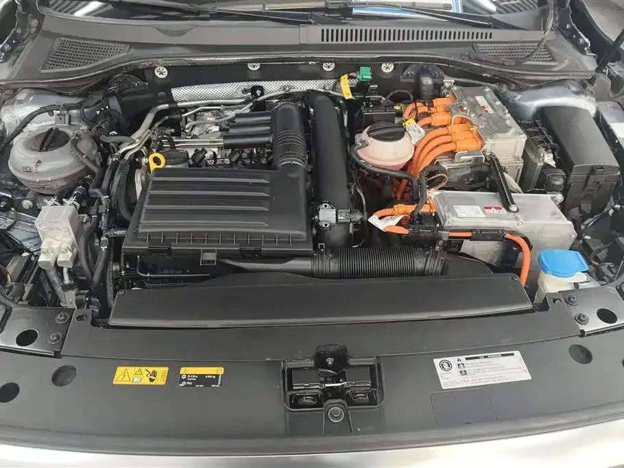 Volkswagen Passat New Energy — фото 9