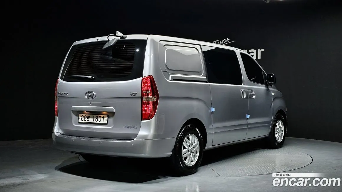 Hyundai Starex — фото 3
