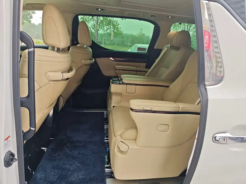 Toyota Vellfire 2022 из CN, фото 2