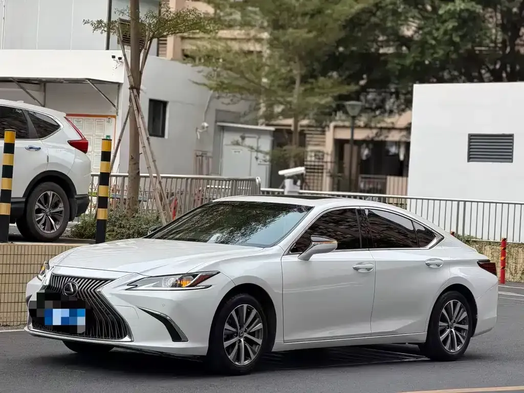 Lexus ES 2021 из CN, фото 1