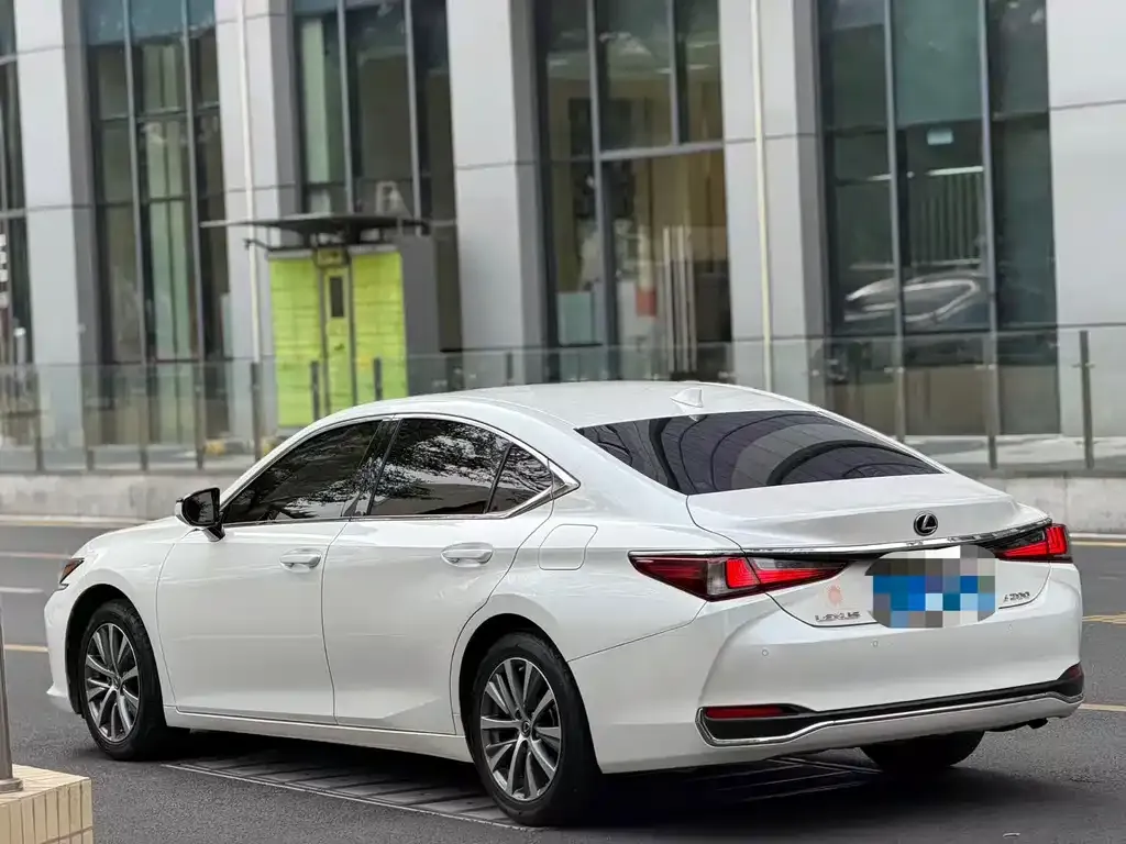 Lexus ES 2021 из CN, фото 9