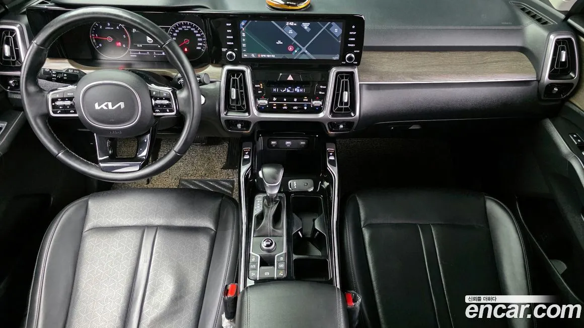 Kia Sorento — фото 6