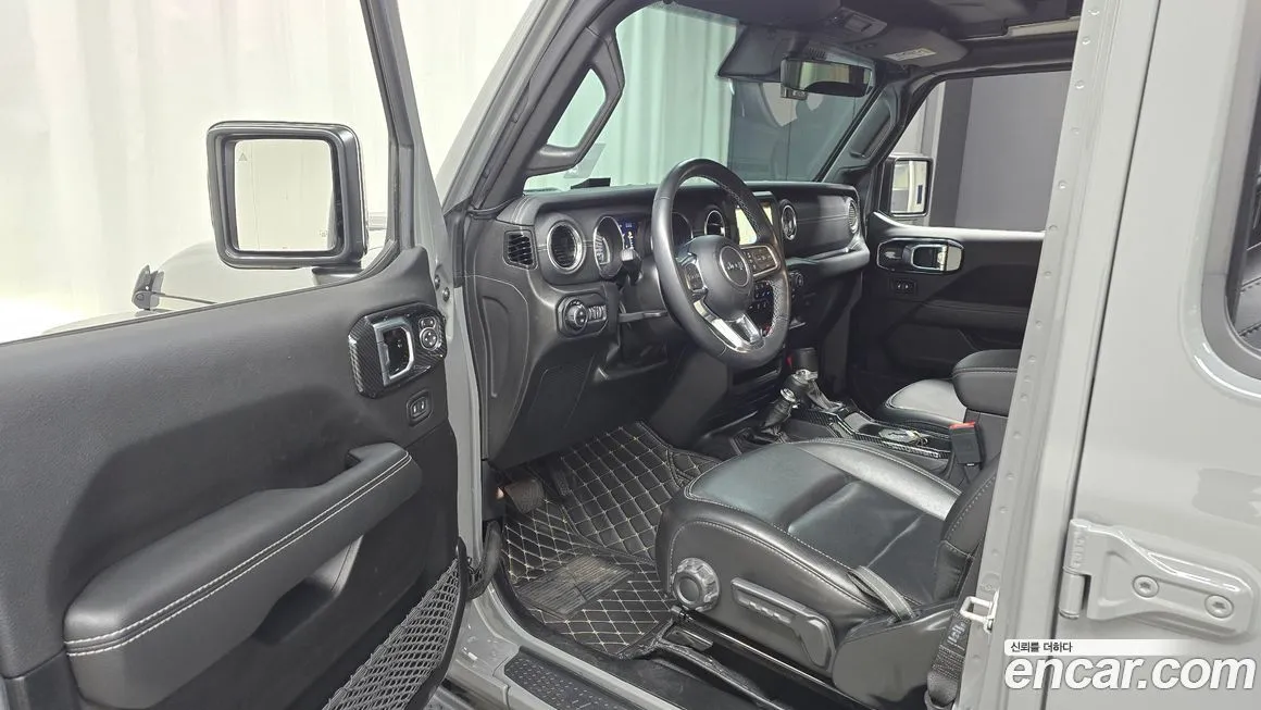 Jeep Wrangler 2023 из KR, фото 8