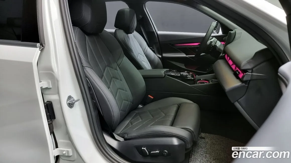 BMW 5-Series 2025 из KR, фото 8