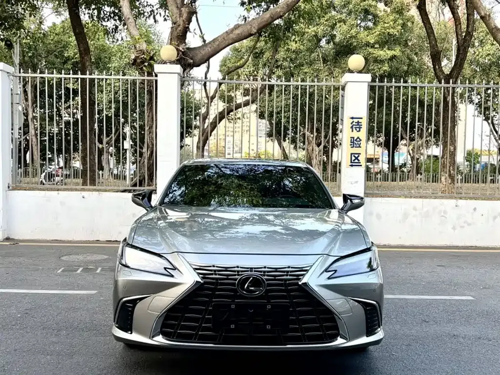 Lexus ES — фото 5