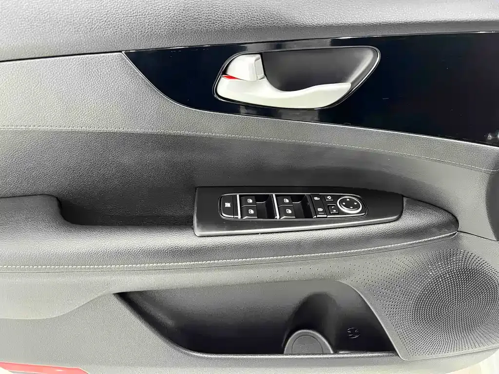 Kia K3 2023 из CN, фото 8