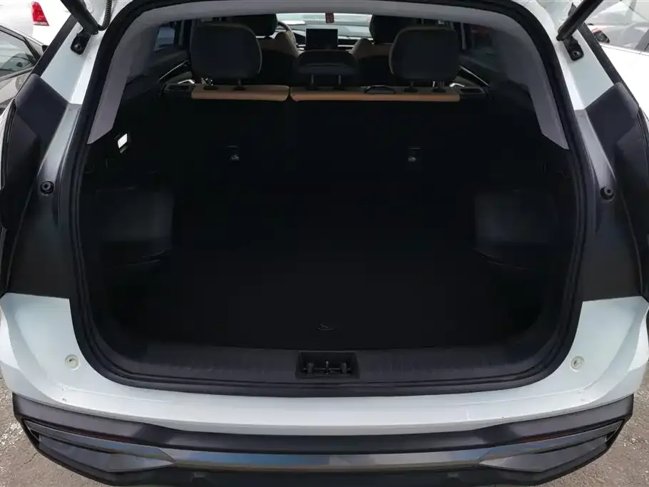 Geely Boyue L 2023 из CN, фото 2