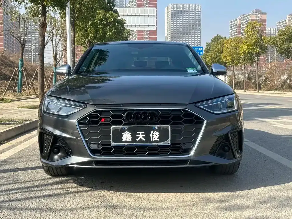 Audi A4L 2022 из CN, фото 2