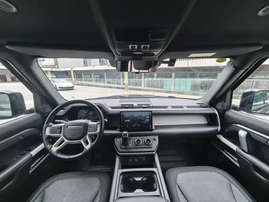 Land Rover Defender — фото 10