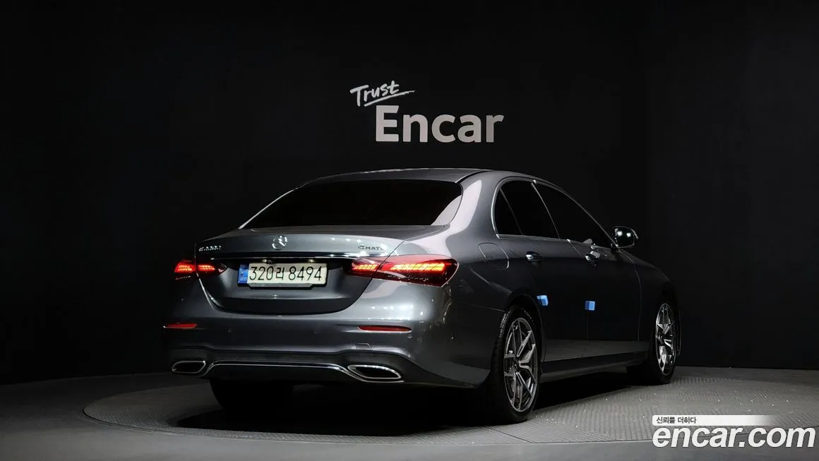 Mercedes-Benz E-Class — фото 5