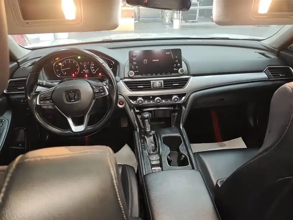 Honda Accord — фото 10