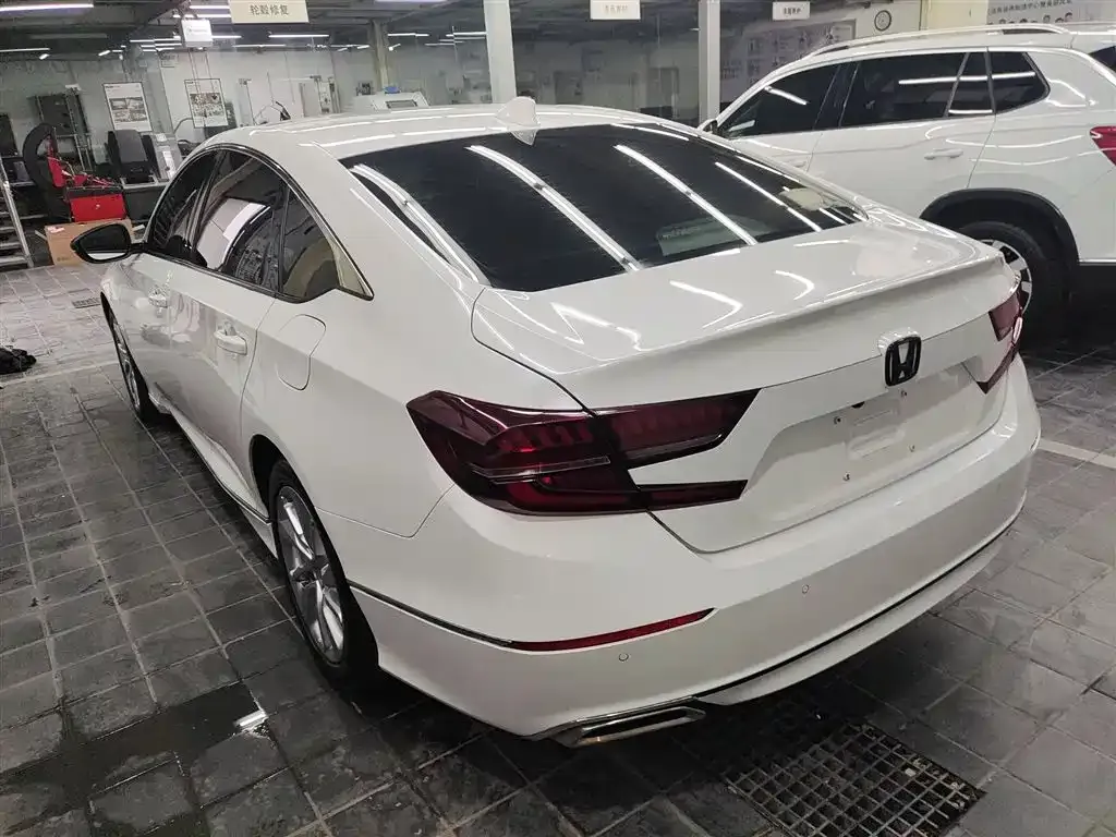 Honda Accord — фото 5