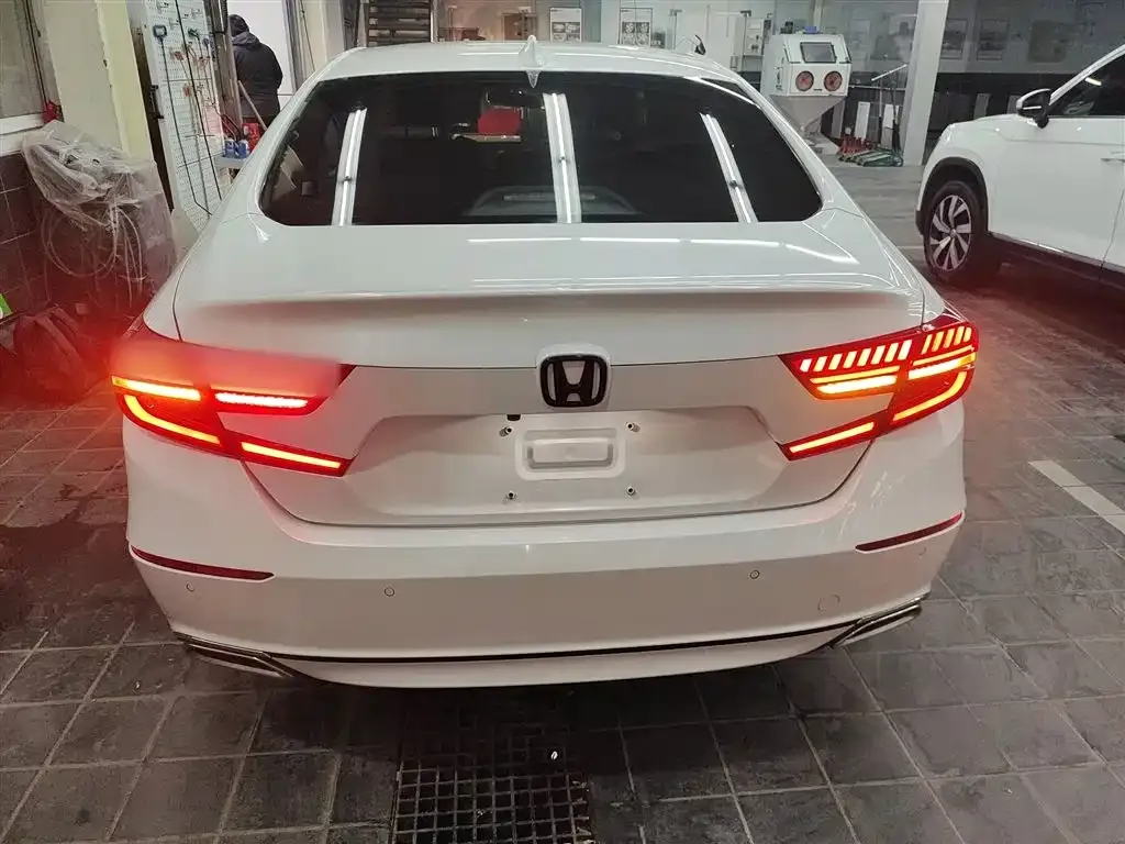 Honda Accord — фото 6