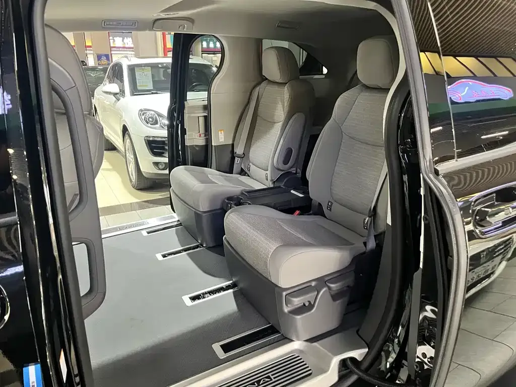 Toyota Sienna 2026 из CN, фото 6