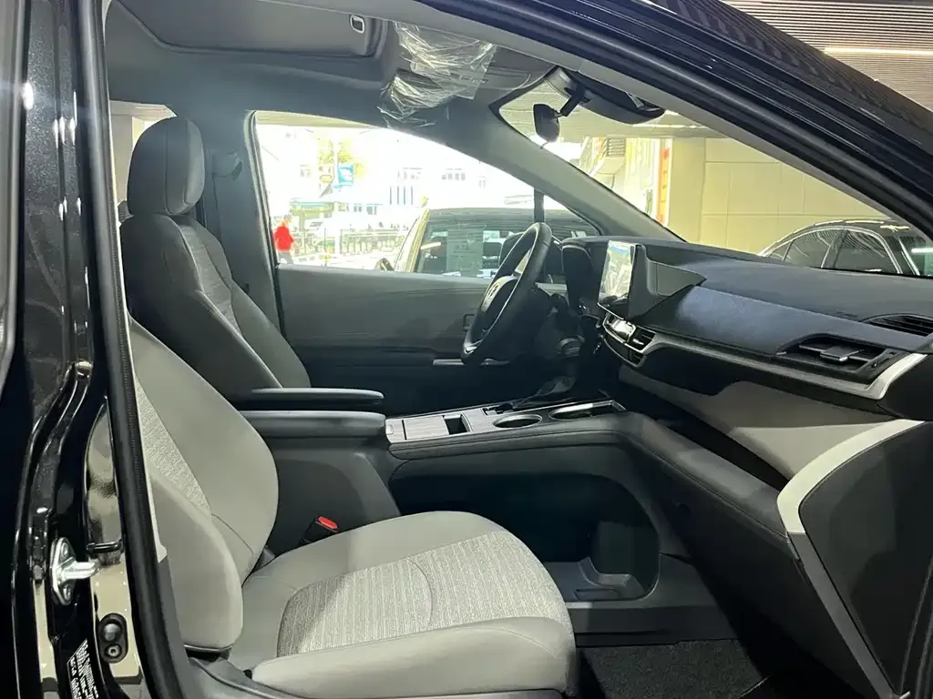 Toyota Sienna 2026 из CN, фото 2