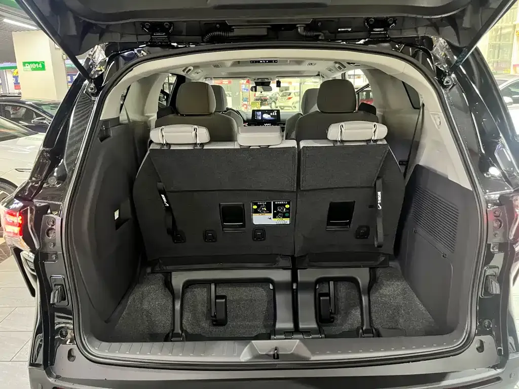 Toyota Sienna 2026 из CN, фото 4