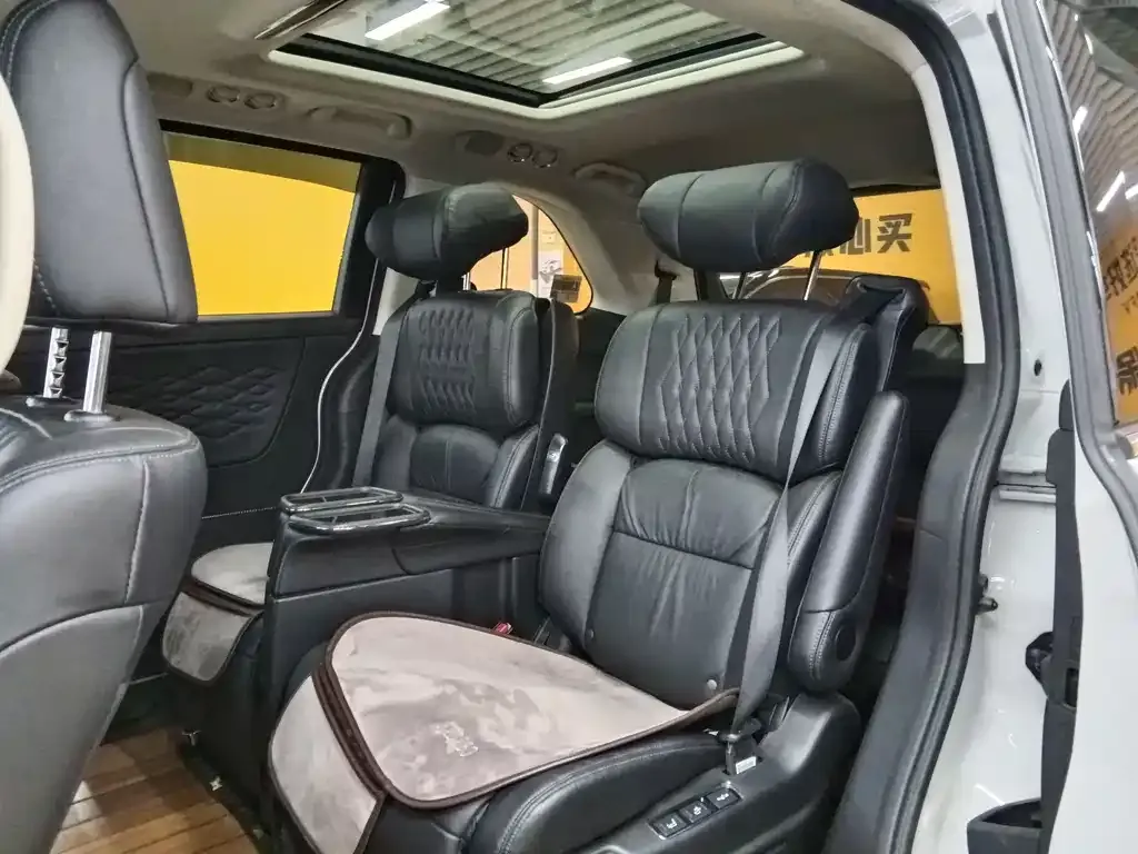 Honda Elysion 2022 из CN, фото 8