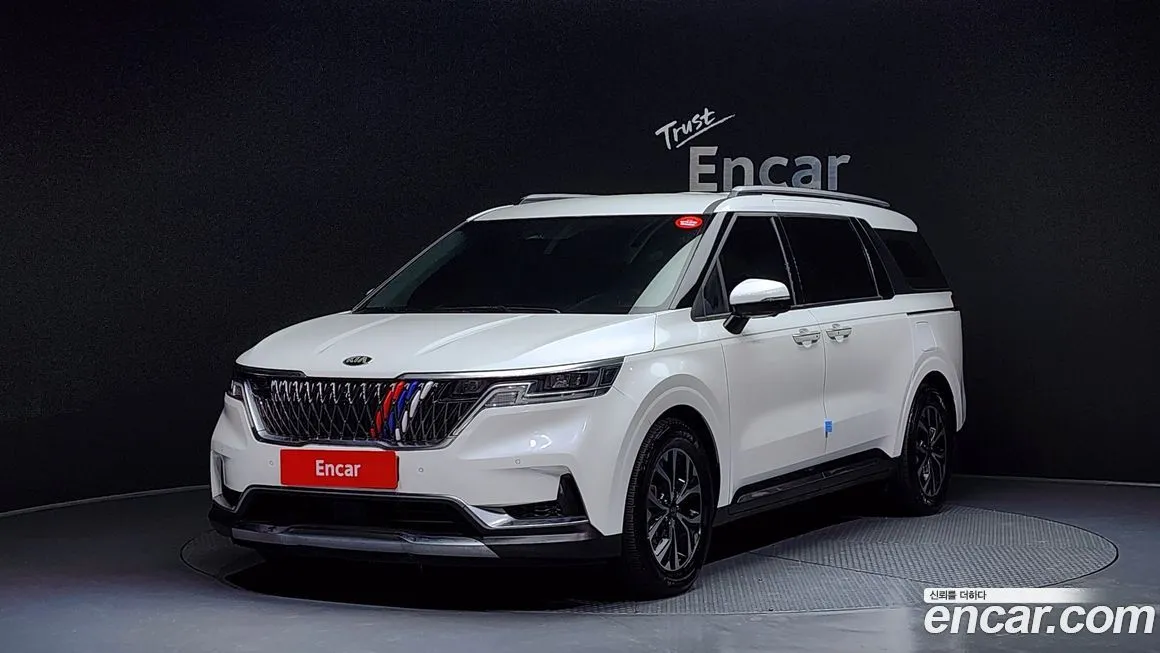 Kia Carnival — фото 1
