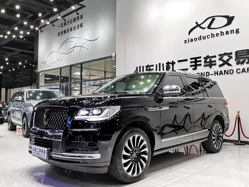 Lincoln Navigator — фото 1