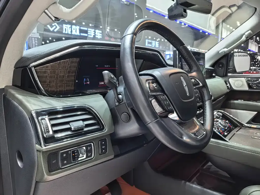 Lincoln Navigator — фото 9