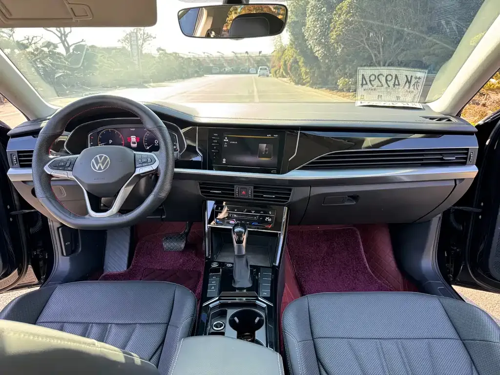 Volkswagen Passat 2024 из CN, фото 2