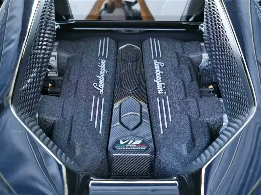Lamborghini Revuelto 2025 из CN, фото 9