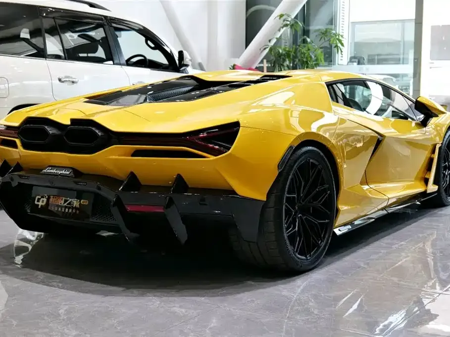Lamborghini Revuelto 2025 из CN, фото 4