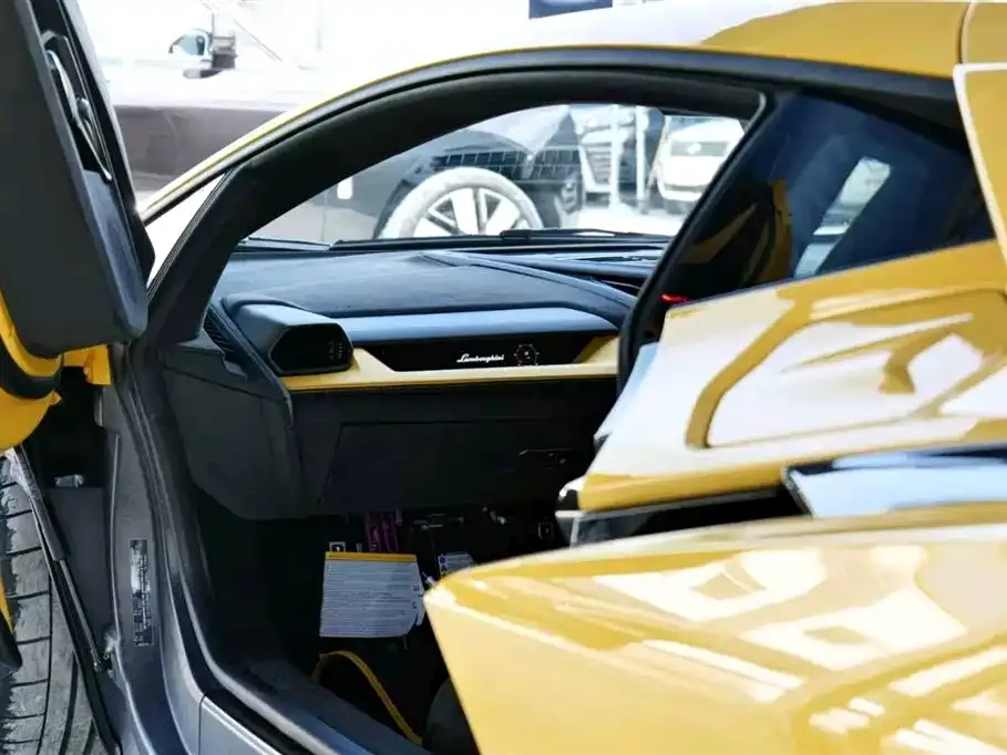 Lamborghini Revuelto 2025 из CN, фото 7