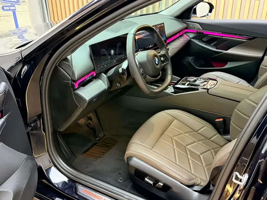BMW 5 Series 2024 из CN, фото 6